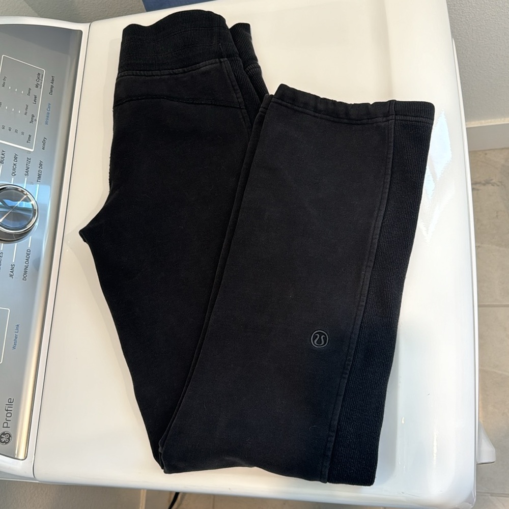 Lululemon 🍋 Scuba Pant sz 6 🖤
